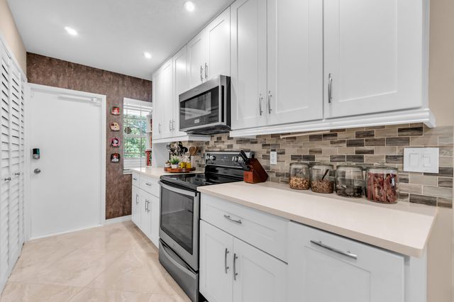3201 N COURSE Lane E 212, Pompano Beach, FL 33069