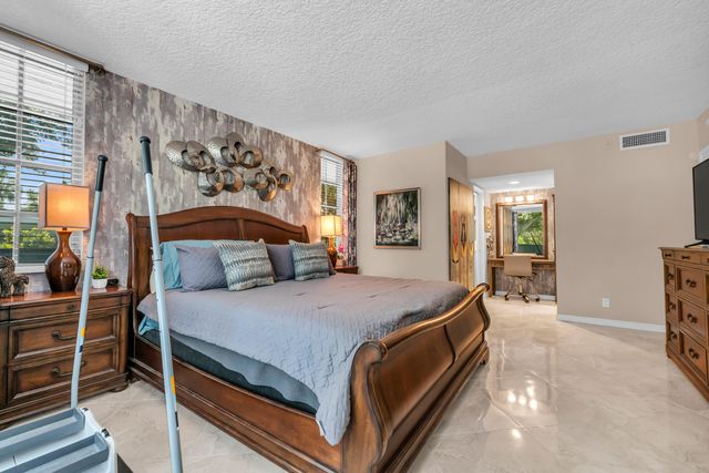3201 N COURSE Lane E 212, Pompano Beach, FL 33069