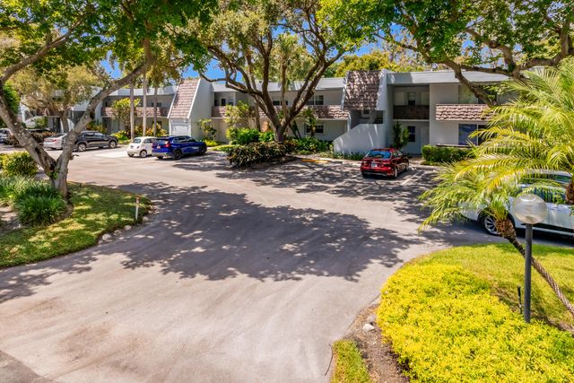 3201 N COURSE Lane E 212, Pompano Beach, FL 33069