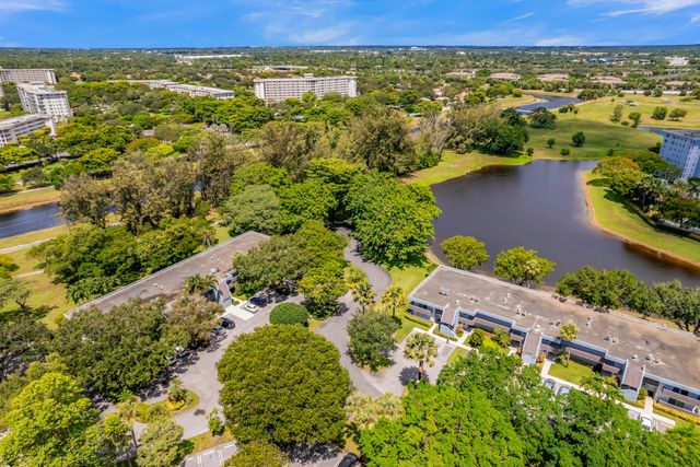 3201 N COURSE Lane E 212, Pompano Beach, FL 33069