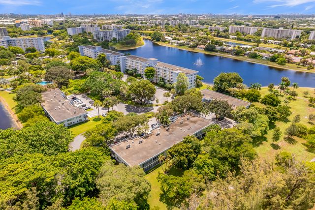 3201 N COURSE Lane E 212, Pompano Beach, FL 33069