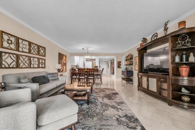 3201 N COURSE Lane E 212, Pompano Beach, FL 33069