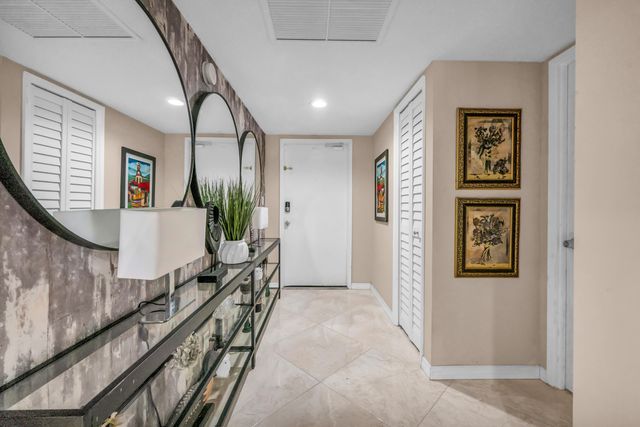 3201 N COURSE Lane E 212, Pompano Beach, FL 33069