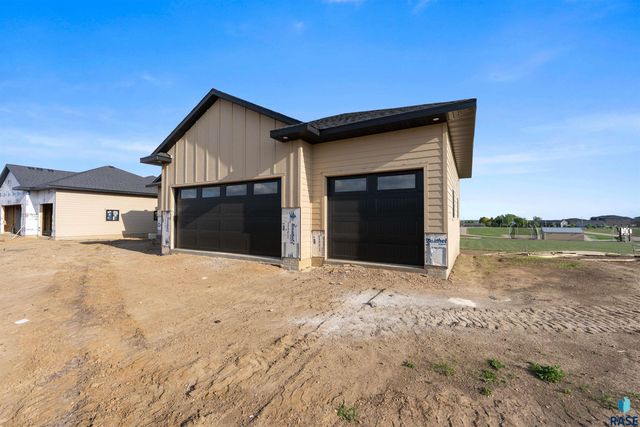 6505 E Fieldview St Street, Sioux Falls, SD 57110