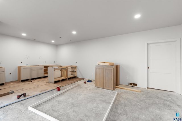 6505 E Fieldview St Street, Sioux Falls, SD 57110