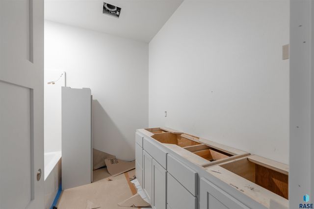 6505 E Fieldview St Street, Sioux Falls, SD 57110