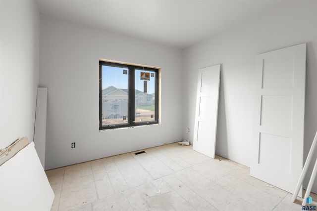 6505 E Fieldview St Street, Sioux Falls, SD 57110