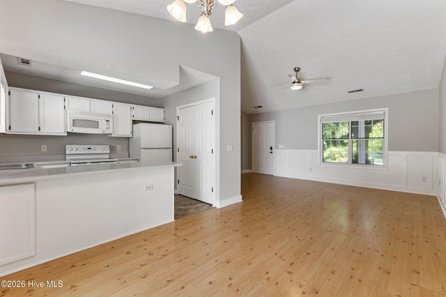 412 Dogwood Lane, Wilmington, NC 28409