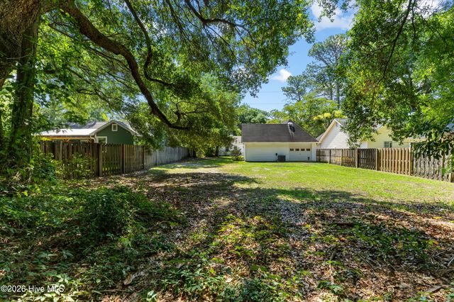 412 Dogwood Lane, Wilmington, NC 28409