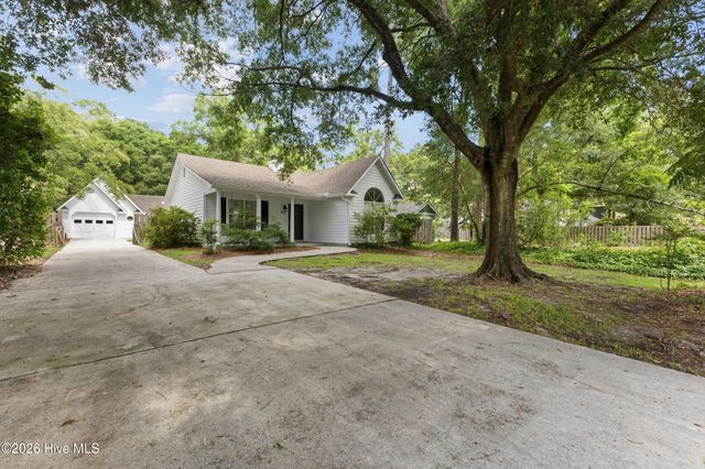 412 Dogwood Lane, Wilmington, NC 28409