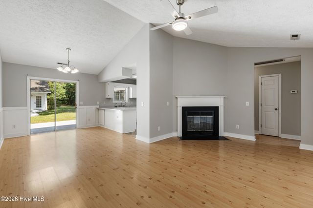 412 Dogwood Lane, Wilmington, NC 28409