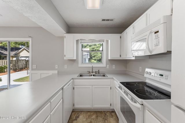 412 Dogwood Lane, Wilmington, NC 28409