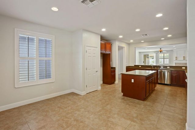 2224 Bellchase Dr, Manteca, CA 95336