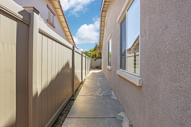 2224 Bellchase Dr, Manteca, CA 95336