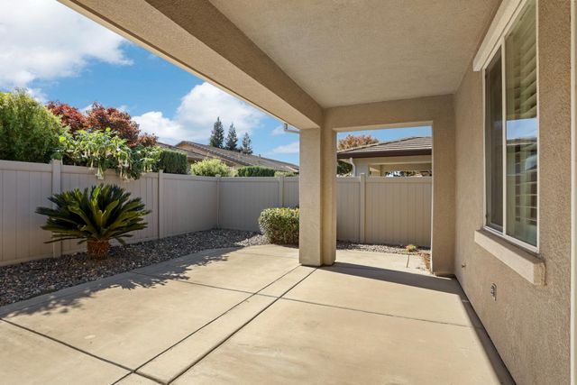 2224 Bellchase Dr, Manteca, CA 95336