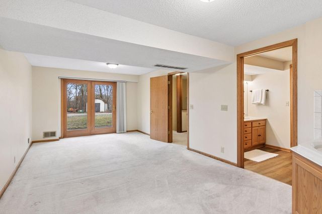 1310 Deerwood Drive, Eagan, MN 55123