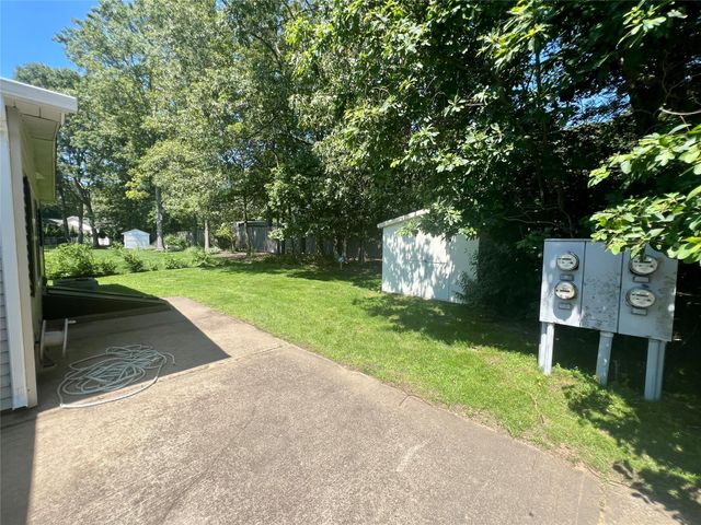 1407 unit 4 Middle Road 4, Riverhead, NY 11933