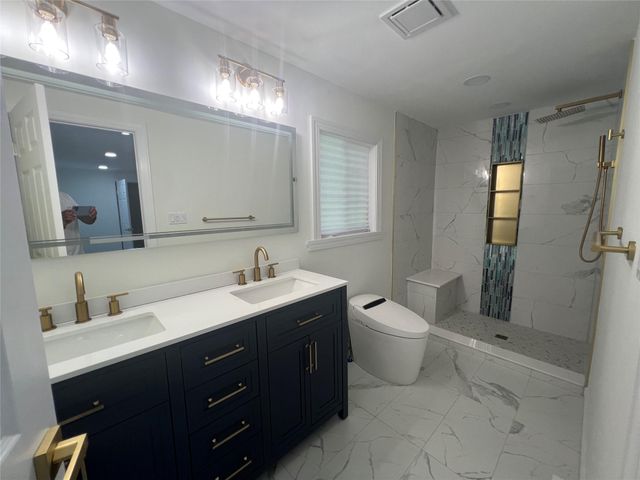 1407 unit 4 Middle Road 4, Riverhead, NY 11933