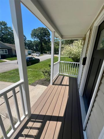 1407 unit 4 Middle Road 4, Riverhead, NY 11933