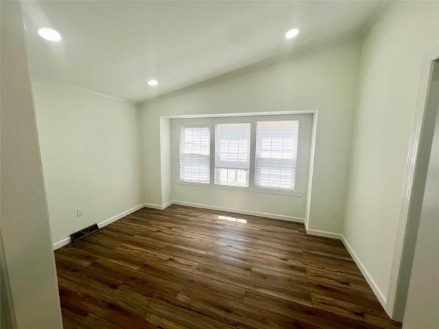 1407 unit 4 Middle Road 4, Riverhead, NY 11933