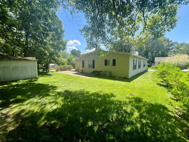 1407 unit 4 Middle Road 4, Riverhead, NY 11933