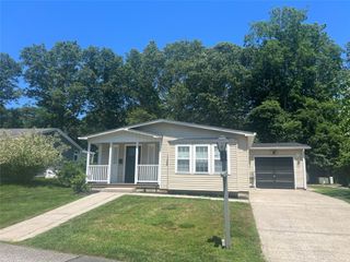 1407 unit 4 Middle Road 4, Riverhead, NY 11933