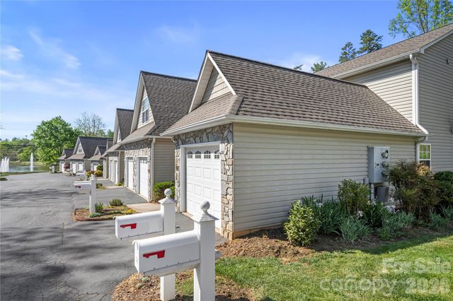 206 Waters Edge Drive, Weaverville, NC 28787