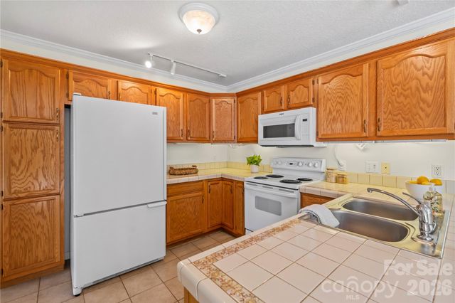 206 Waters Edge Drive, Weaverville, NC 28787