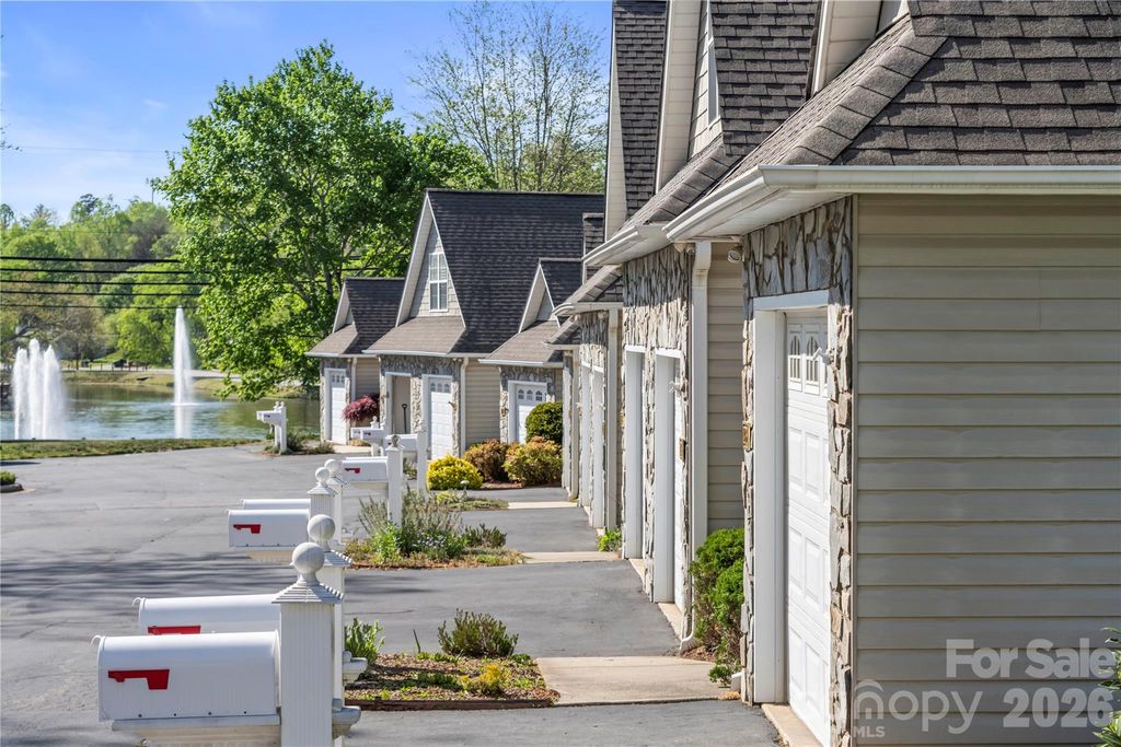 206 Waters Edge Drive, Weaverville, NC 28787