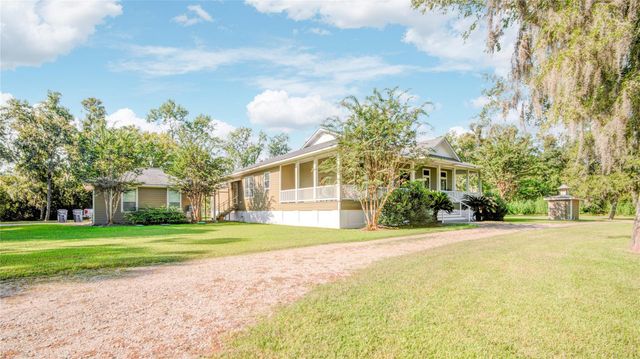 108 Buffalo Trail, Lake Jackson, TX 77566