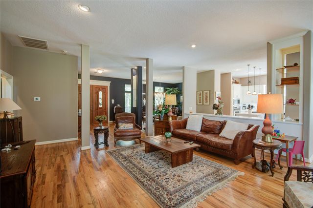 108 Buffalo Trail, Lake Jackson, TX 77566