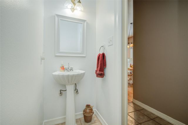 108 Buffalo Trail, Lake Jackson, TX 77566