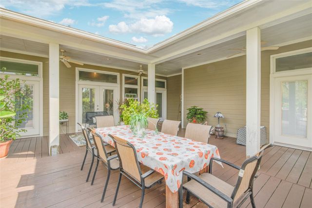 108 Buffalo Trail, Lake Jackson, TX 77566