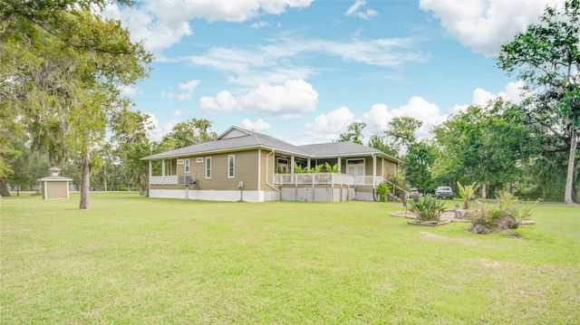 108 Buffalo Trail, Lake Jackson, TX 77566