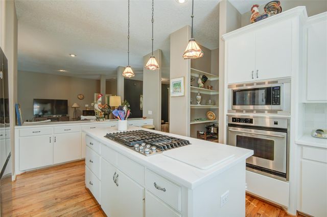 108 Buffalo Trail, Lake Jackson, TX 77566