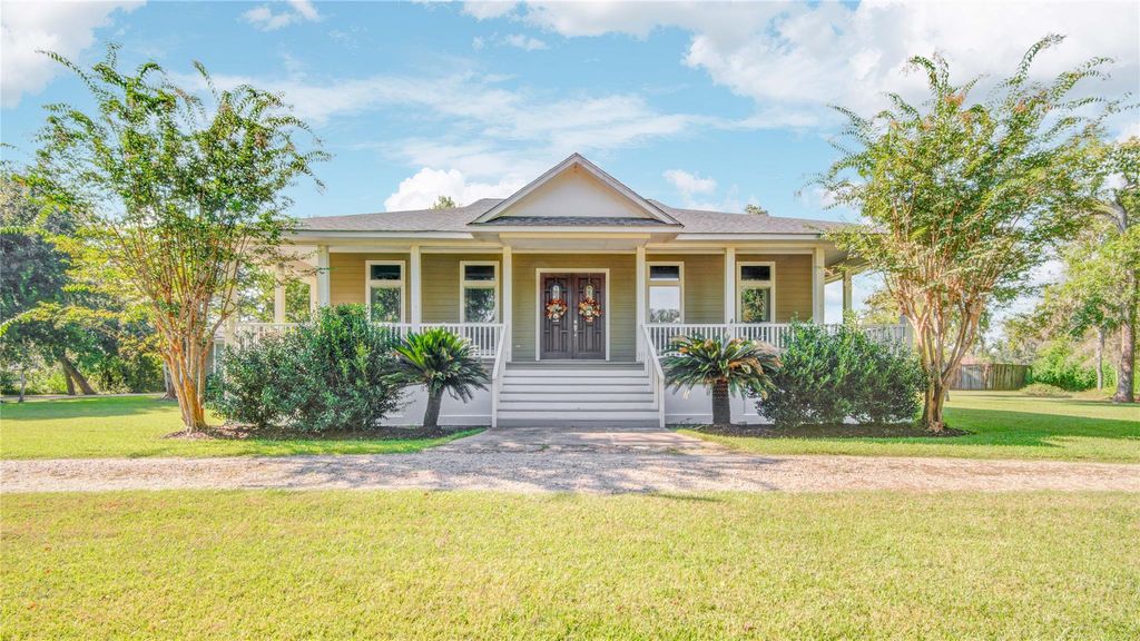 108 Buffalo Trail, Lake Jackson, TX 77566