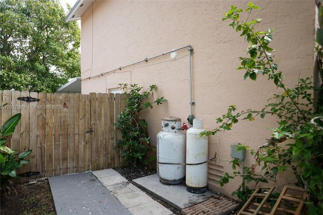 11311 SW 164th Ter, Miami, FL 33157