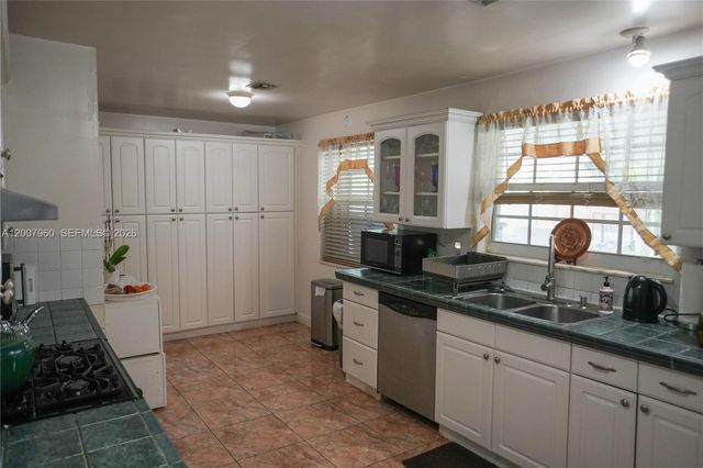 11311 SW 164th Ter, Miami, FL 33157