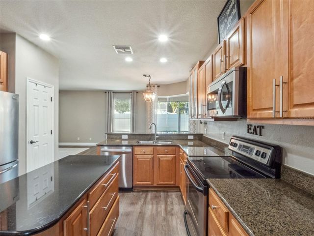 610 STRIHAL LOOP, Oakland, FL 34787