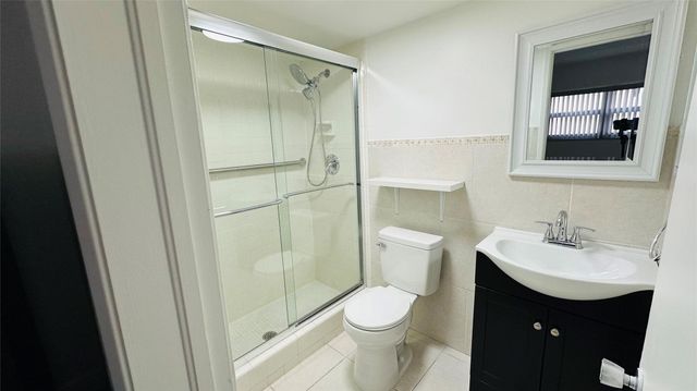 651 Pine Dr 204, Pompano Beach, FL 33060