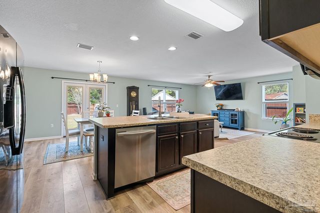 5905 Little Leaf Ct, Milton, FL 32570