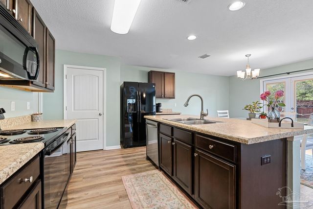 5905 Little Leaf Ct, Milton, FL 32570