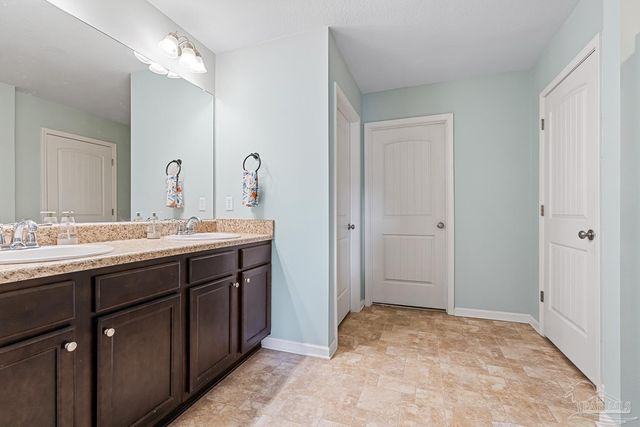 5905 Little Leaf Ct, Milton, FL 32570