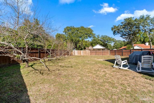 5905 Little Leaf Ct, Milton, FL 32570