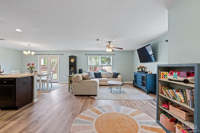 5905 Little Leaf Ct, Milton, FL 32570