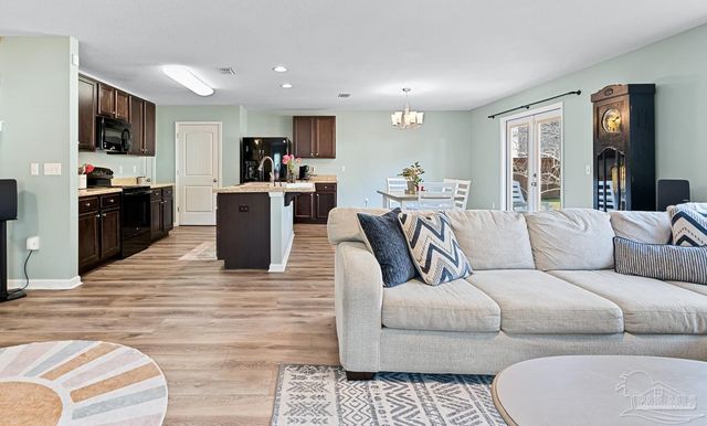 5905 Little Leaf Ct, Milton, FL 32570