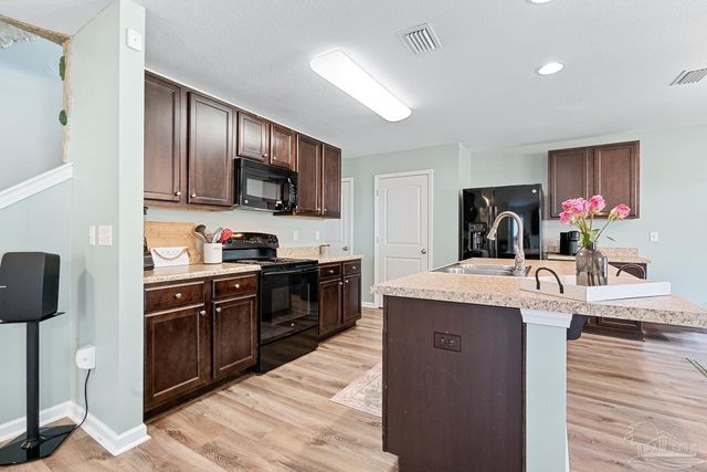 5905 Little Leaf Ct, Milton, FL 32570