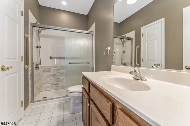 26 Indian Plantation St, Raritan Twp., NJ 08822