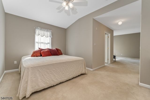 26 Indian Plantation St, Raritan Twp., NJ 08822