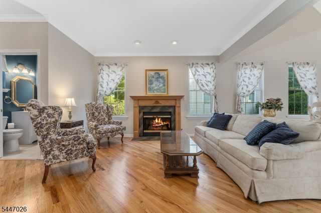26 Indian Plantation St, Raritan Twp., NJ 08822